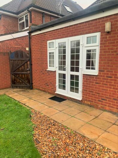 1 Bedroom Flat To Rent In Pitts Road, Slough, SL1