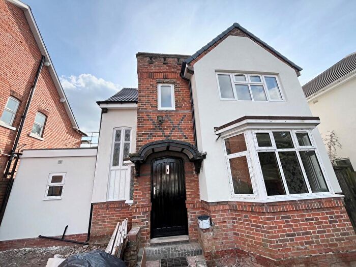 3 Bedroom House To Rent In School Road, Hall Green, B28