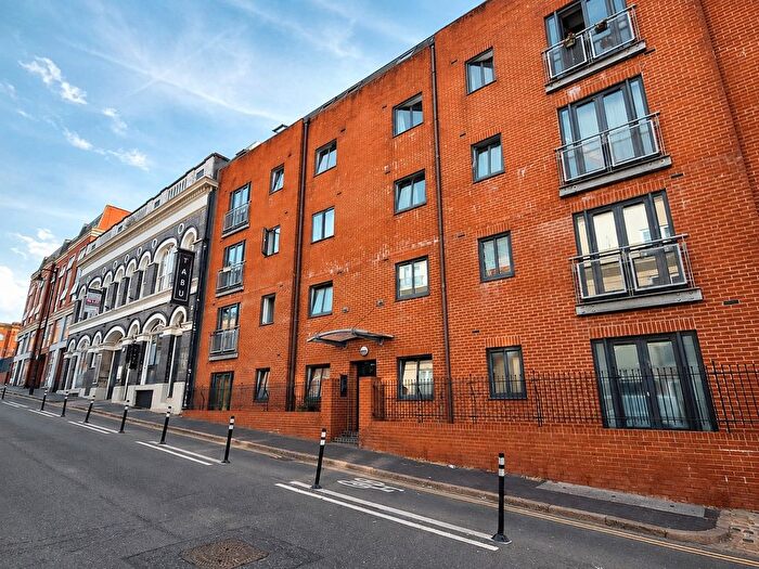 2 Bedroom Flat To Rent In Q Apartments, Newhall Hill, Birmingham, West Midlands, B1