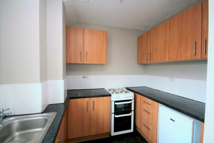 2 Bedroom Flat To Rent In Lake Drive, Peacehaven, East Sussex, BN10