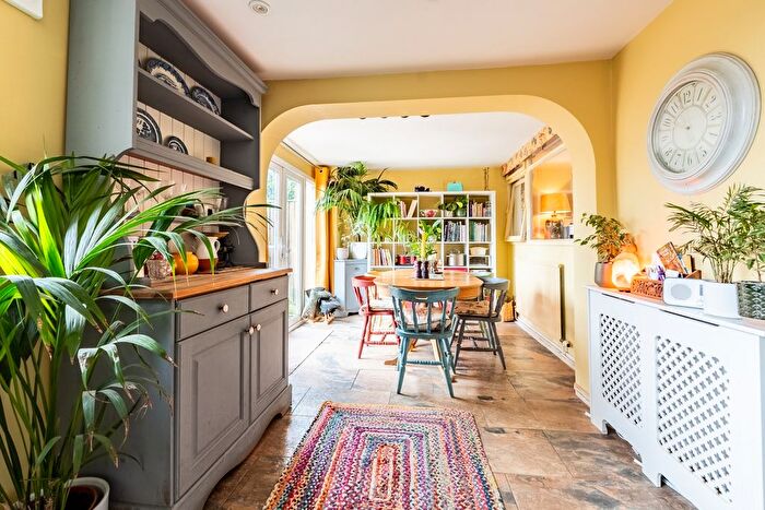 3 Bedroom End Of Terrace House For Sale In Hill View, Carterton, Oxfordshire, OX18