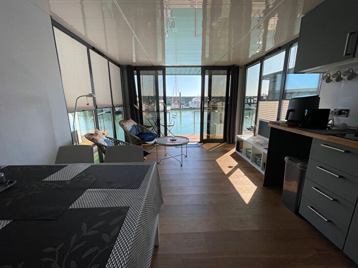 1 Bedroom Flat For Sale In Brighton Marina, Brighton, BN2