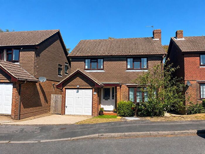 4 Bedroom Detached House For Sale In Ridgeway Close, Heathfield, TN21