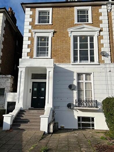 1 Bedroom Flat To Rent In Camden Road, London, NW1