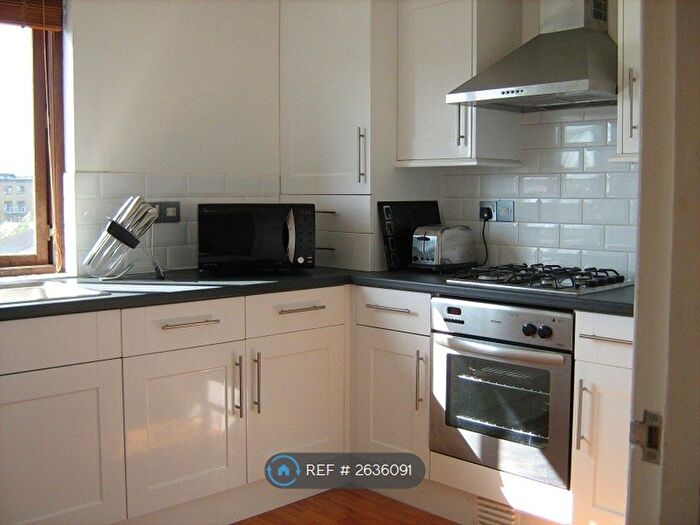 3 Bedroom Flat To Rent In Copenhagen Street, London, N1