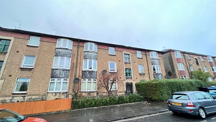 2 Bedroom Flat To Rent In Dorchester Avenue, Glasgow, G12