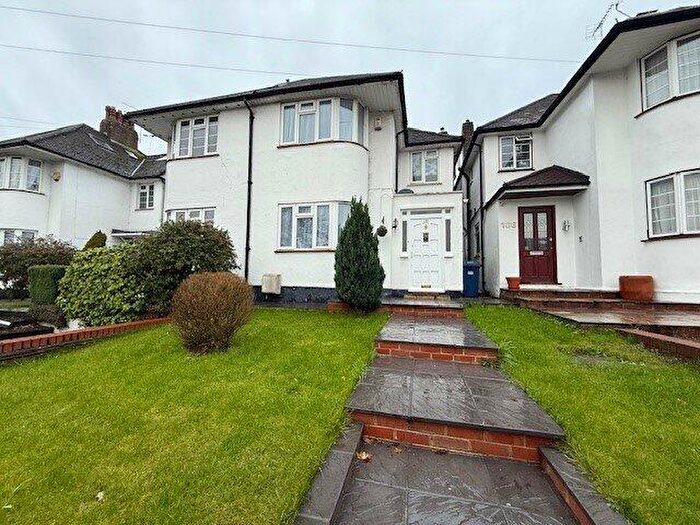 3 Bedroom Semi-Detached House To Rent In Osidge Lane, Southgate, N14