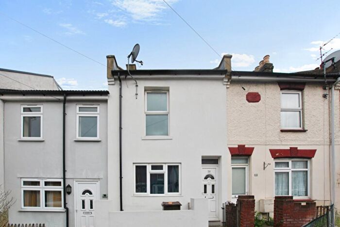 3 Bedroom Terraced House To Rent In Shakespeare Road, Gillingham, ME7