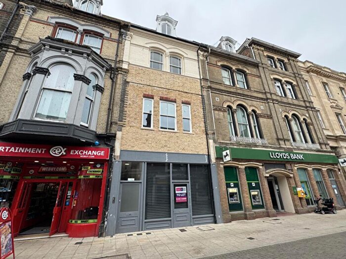 3 Bedroom Flat To Rent In London Road North, Lowestoft, NR32
