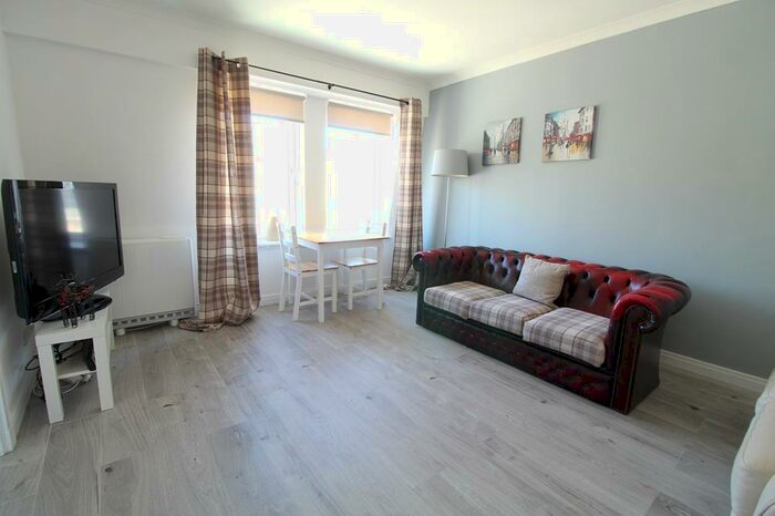 1 Bedroom Flat To Rent In Carmelite Street, Top Floor, AB11
