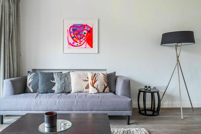 2 Bedroom Flat To Rent In James Street, Marylebone, London, W1U