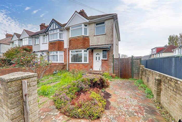 3 Bedroom End Of Terrace House For Sale In Turner Road, Worthing, BN14
