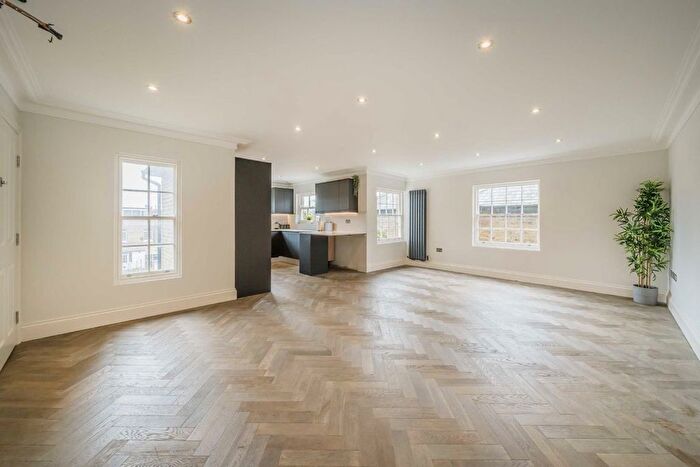 2 Bedroom Flat For Sale In Rosebank Road, Hanwell, W7