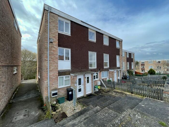 2 Bedroom Maisonette To Rent In Malvern Drive, Bristol, Gloucestershire, BS30