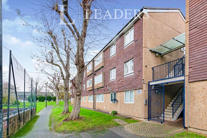 2 Bedroom Flat To Rent In Bittern Close, Gosport, PO12