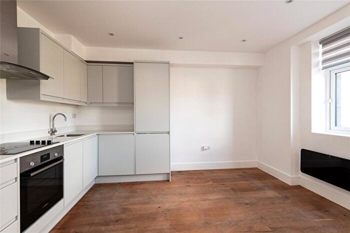 1 Bedroom Apartment To Rent In London Road, Sittingbourne, Kent, ME10