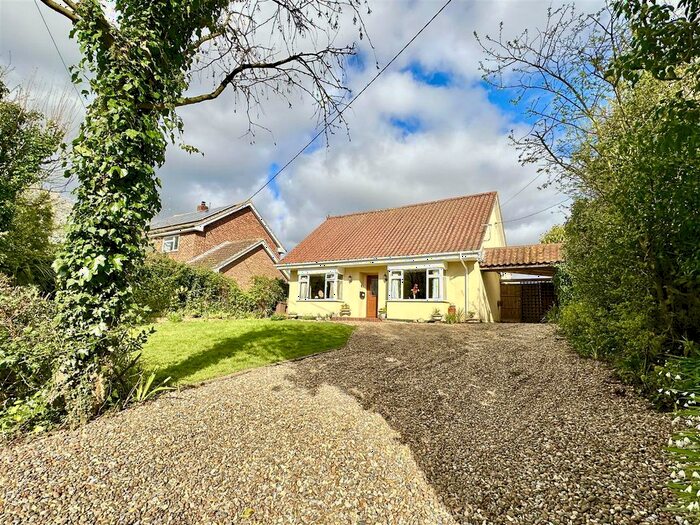 2 Bedroom Detached House For Sale In Norwich Road, Strumpshaw, Norwich, NR13