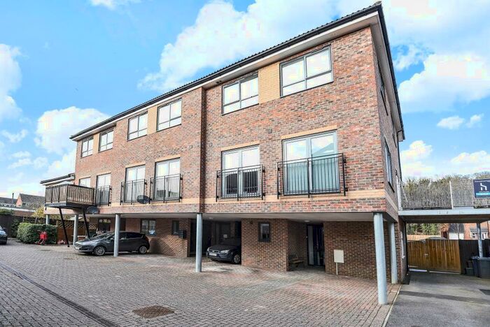 1 Bedroom Apartment To Rent In Asheridge Road, Chesham, HP5