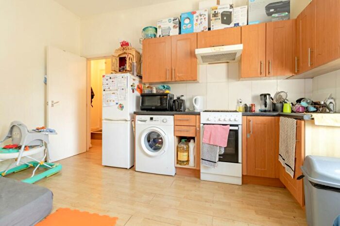 1 Bedroom Flat To Rent In High Street, High Barnet, EN5