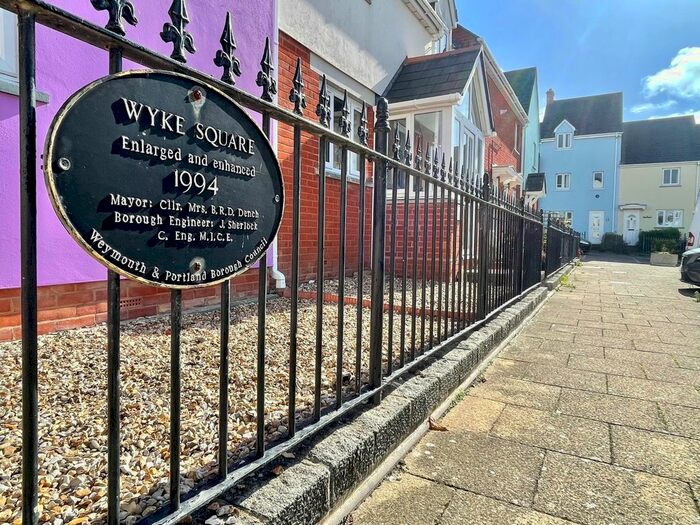 2 Bedroom Flat For Sale In High Street, Wyke Regis, Weymouth, DT4