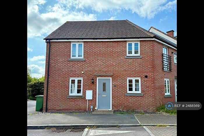 2 Bedroom Maisonette To Rent In Benham Road, Basingstoke, RG24