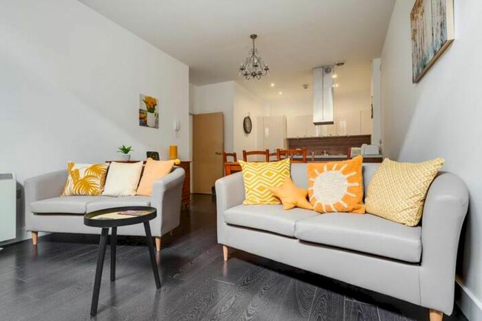 2 Bedroom Flat To Rent In Commercial Road, Liverpool, L5