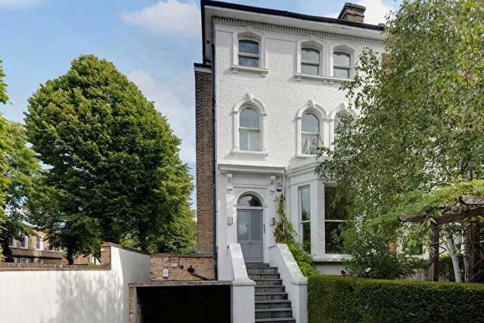 2 Bedroom Flat To Rent In Castlebar Road, London, W5