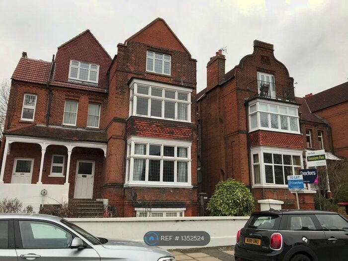 2 Bedroom Flat To Rent In Cadogan Road, Surbiton, KT6