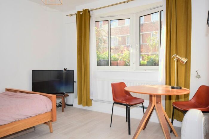 Studio To Rent In Arnold Estate, Druid Street, London, SE1