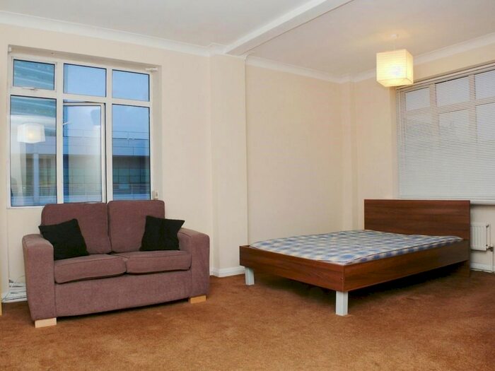 Studio To Rent In Euston Road, Regents Park, London, NW1