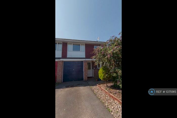 3 Bedroom Terraced House To Rent In Waltham Close, Nottingham, NG2