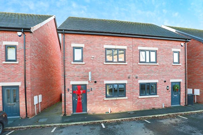 3 Bedroom Semi Detached House For Sale In Cooper Place, Kidsgrove, Stoke-on-trent, ST7