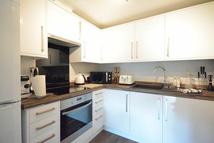 2 Bedroom Apartment To Rent In Kelvin Gate, Bracknell, RG12