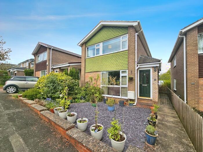 3 Bedroom Detached House For Sale In Dene Road, Wylam, NE41