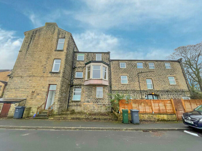 1 Bedroom Apartment To Rent In Harewood House, Eastburn, BD20