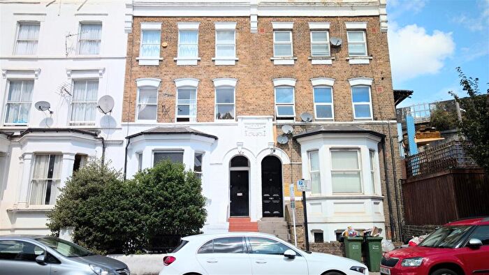 3 Bedroom Flat To Rent In Iverson Road, Kilburn, NW6