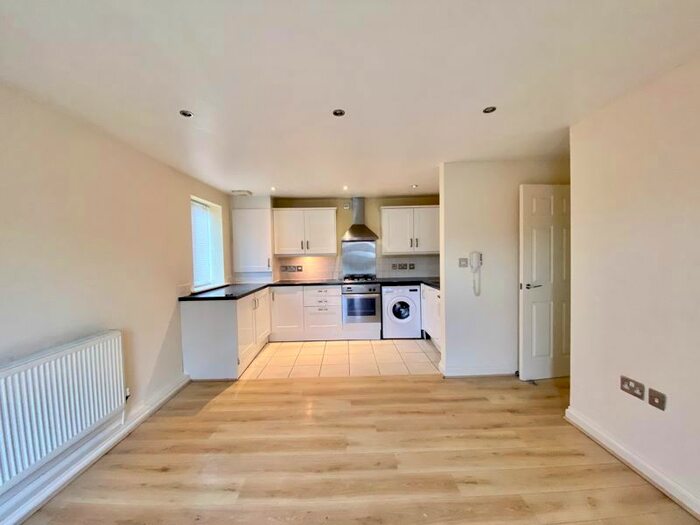 2 Bedroom Flat To Rent In Oakleigh Court, Boston Avenue, Runcorn, WA7