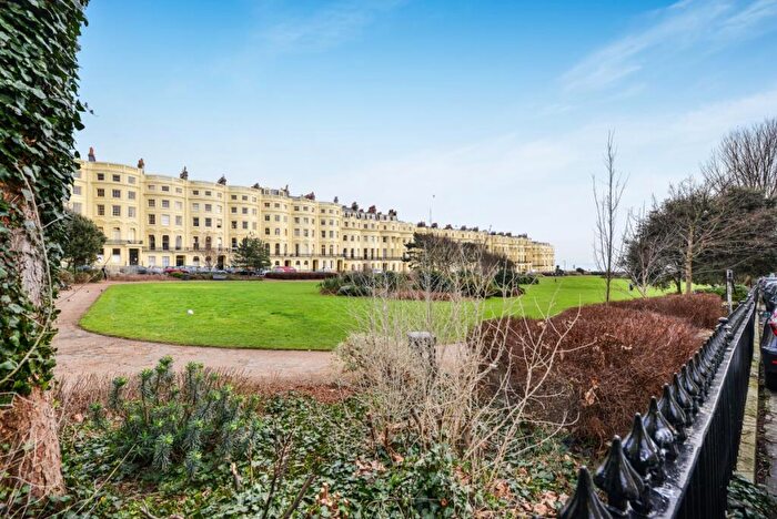 2 Bedroom Flat To Rent In Brunswick Square Hove, BN3