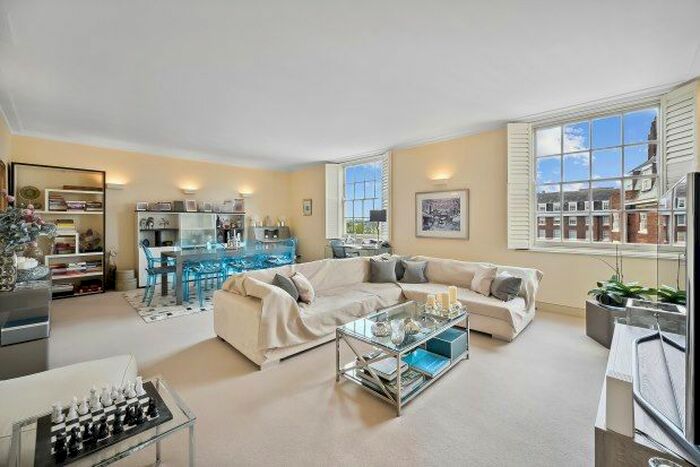 3 Bedroom Flat To Rent In Ranelagh Gardens, London, SW6