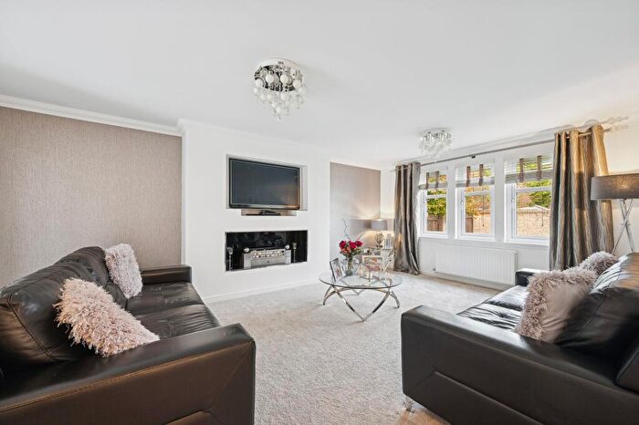 6 Bedroom Detached House For Sale In Maplewood Park, Livingston, EH54