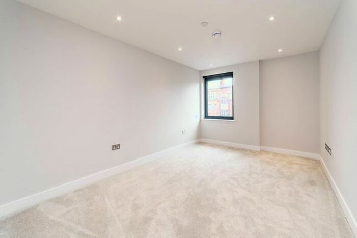 2 Bedroom Flat To Rent In Finchley Road, Hampstead, London, NW3