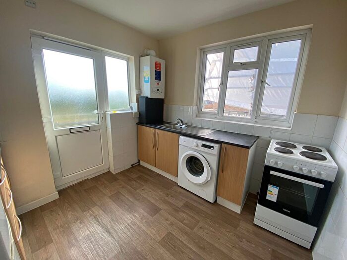 2 Bedroom Flat To Rent In Gale Street, Dagenham, RM9