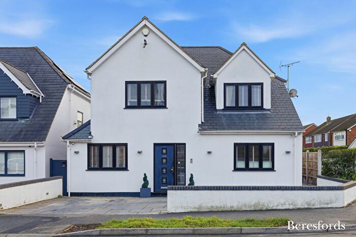 5 Bedroom Detached House For Sale In Cedar Road, Hutton, CM13