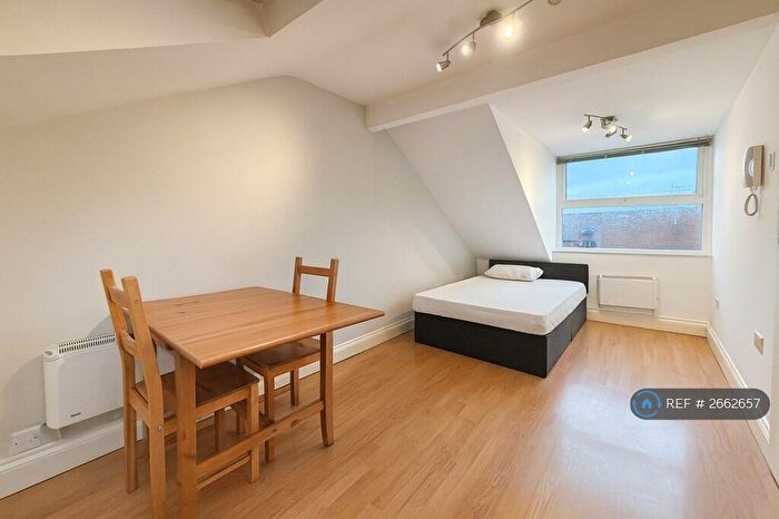 Studio To Rent In Fairbridge Road, Archway, N19