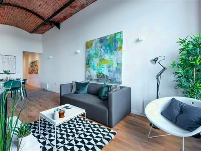 2 Bedroom Flat To Rent In Elisabeth Gardens, Stockport, SK5