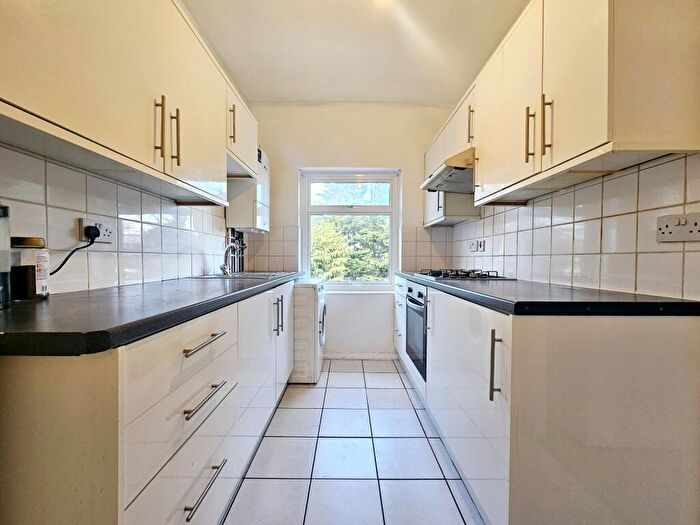 2 Bedroom Flat To Rent In Hammelton Road, Bromley, BR1