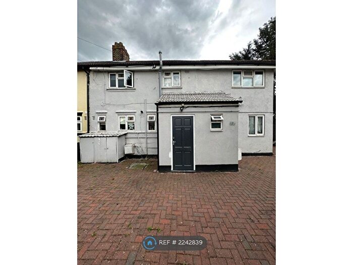 1 Bedroom Flat To Rent In West Park Close, London, RM6