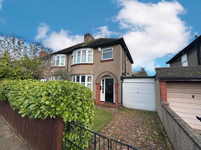 3 Bedroom Semi Detached House For Sale In The Headlands, Northampton, NN3