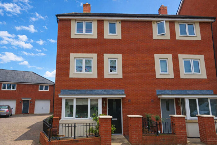 4 Bedroom End Of Terrace House To Rent In Sunflower Road, Bristol, BS16