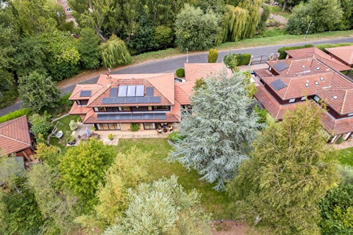 4 Bedroom Detached House For Sale In Thorpe Meadows, Peterborough, PE3